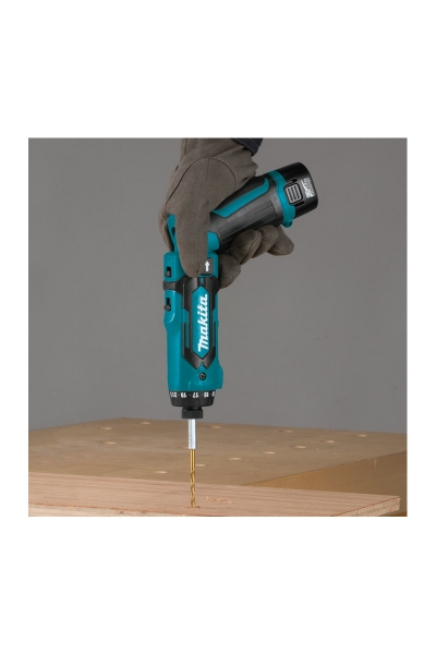 Makita - Makita DF012DSE 7.2V Li Akülü Darbesiz Vidalama Makita DF012DSE 7.2V Li Akülü Darbesiz Vidalama - Thumbnail