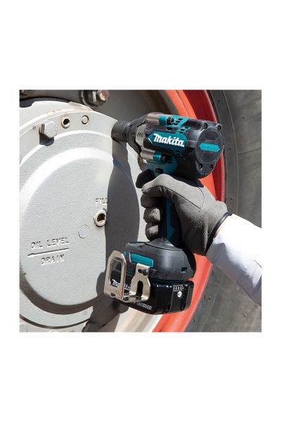 Makita - Makita DTW700RTJ 18V 5Ah Li-ion Akülü Darbeli Somun Sıkma Makita DTW700RTJ 18V 5Ah Li-ion Akülü Darbeli Somun Sıkma - Thumbnail