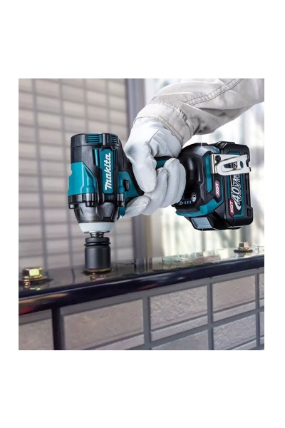 Makita - Makita TW001GM201 XGT 40V 4Ah Li-ion Akülü Darbeli Somun Sıkma Makita TW001GM201 XGT 40V 4Ah Li-ion Akülü Darbeli Somun Sıkma - Thumbnail